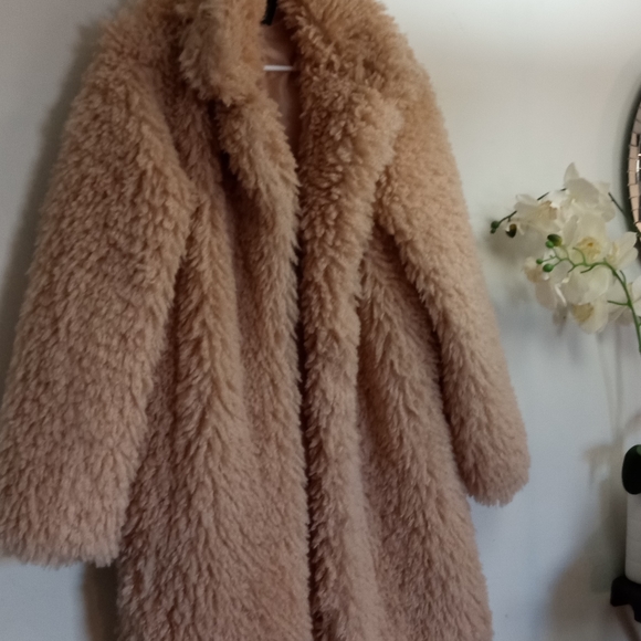 Wild Fable Faux Fur coat medium - Picture 3 of 8